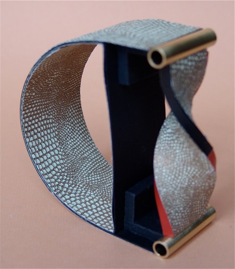 Twist_Butterfly_Watch_Design_Side_View